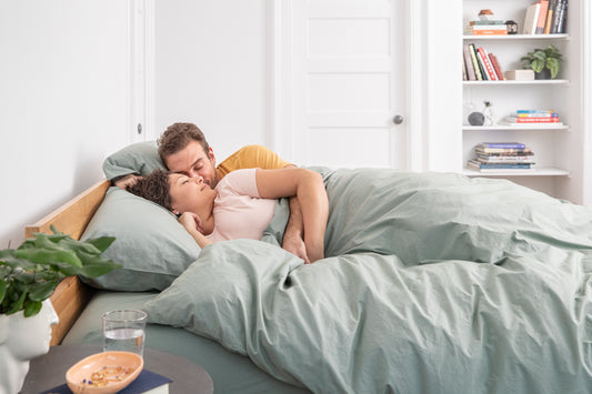 What Are the Best Sheets for Summer? Linen vs. Cotton | Tuft & Needle